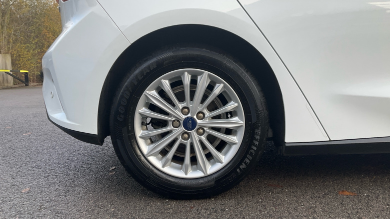 Ford Focus 1.0 EcoBoost Hybrid mHEV 125 Titanium Edition 5dr Petrol Hatchback